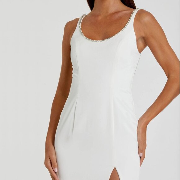 FLAW - Mac Duggal Sleeveless Crystal Scoop Neckline Column Gown White 10 #A0087 - Picture 3 of 13